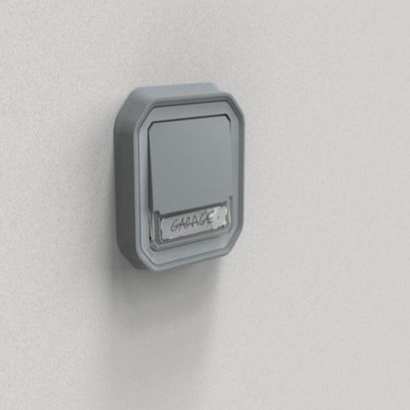 Pulsador estanco luminoso con portaetiquetas monobloc de empotrar Legrand Plexo