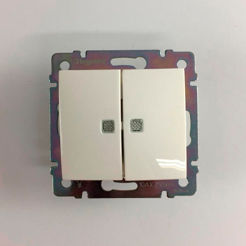 Doble interruptor luminoso Legrand Valena